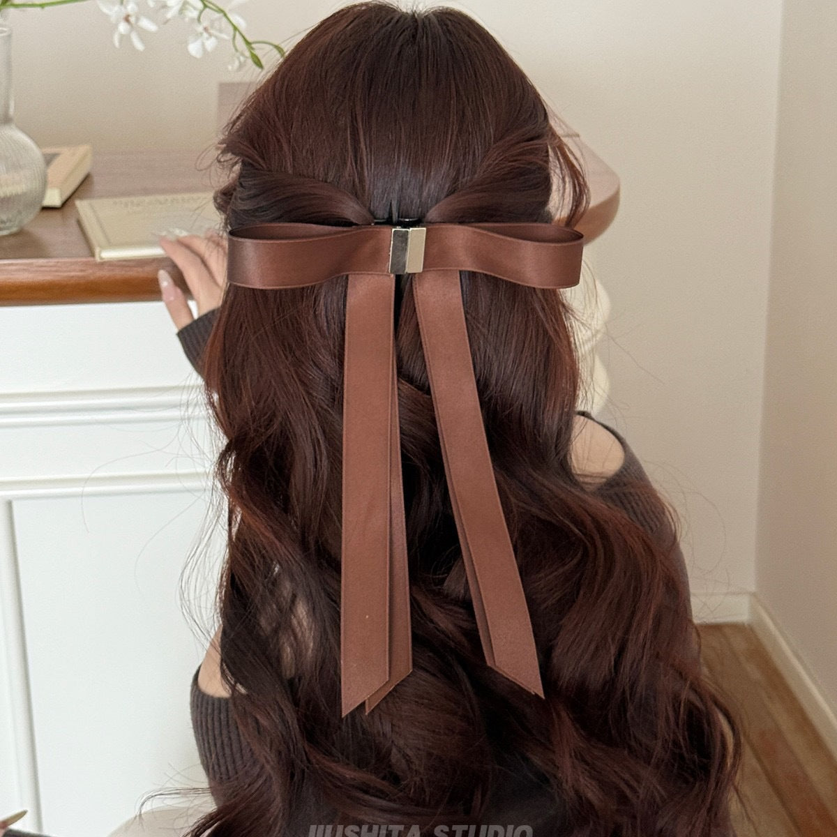Magnetic Bow Clip-Seamless 2-in-1 Design for Salon, Home & Everyday Hair styling, Intuitive, No Slip